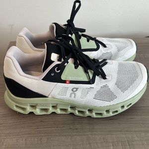 On Running CloudStratus